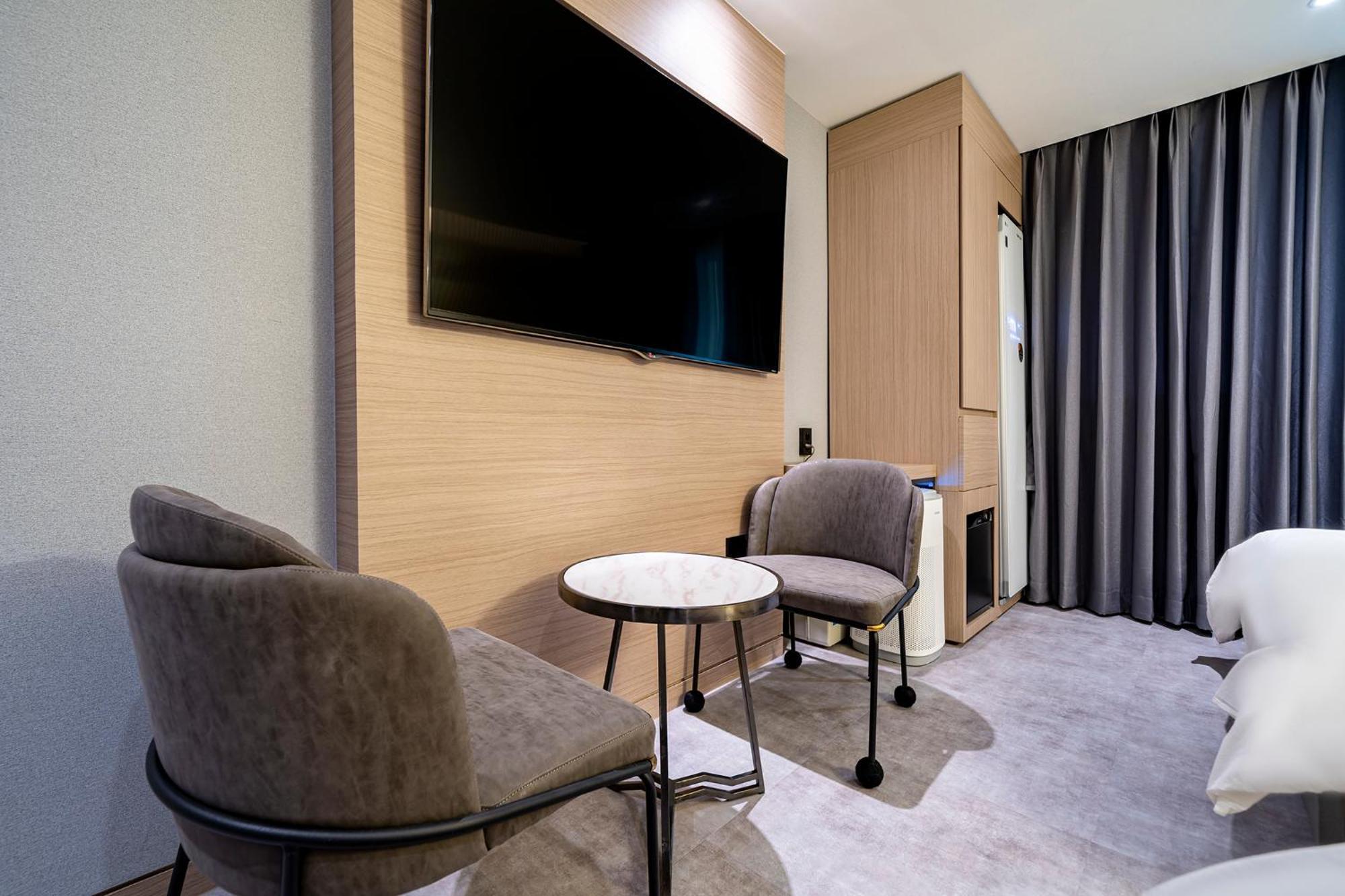 Urban Brown Hotel Chungju City Hall Exterior foto